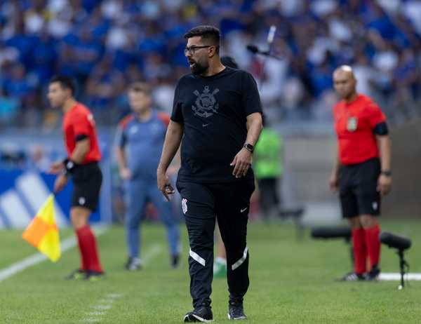 Equilíbrio na derrota: Corinthians perde para o Cruzeiro em partida disputada.