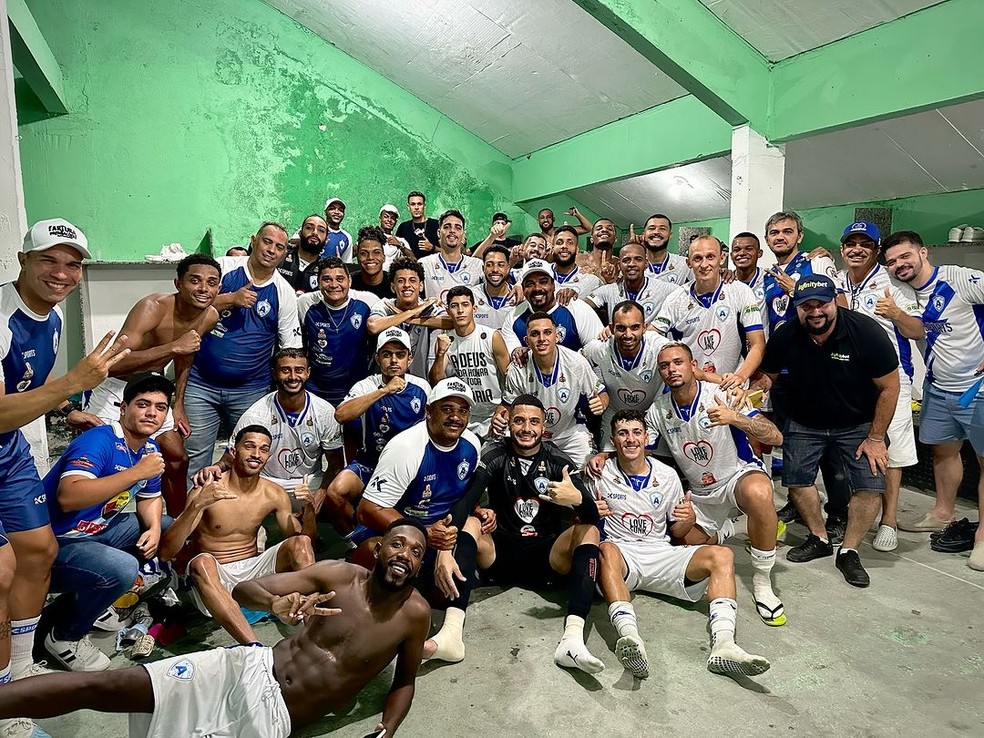 Time do Atlético de Cajazeiras após vitória contra o Pombal, no Marizão — Foto: Divulgação / Atlético de Cajazeiras