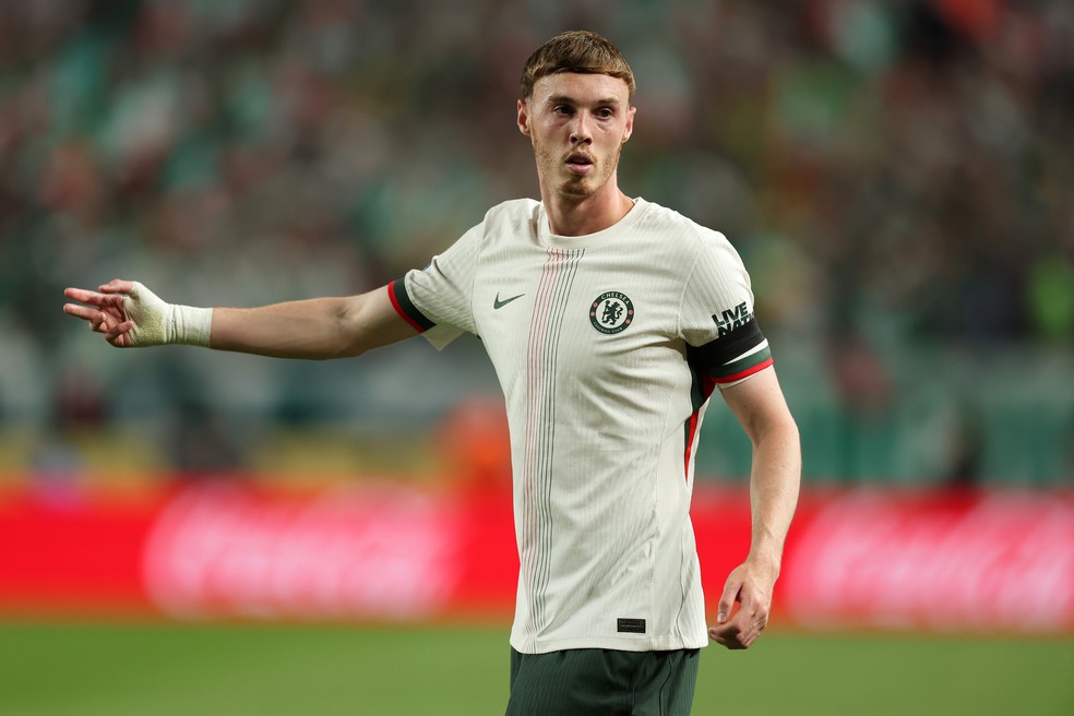 CALMER カルメール 2024SS Paulo Oliveiraベスト Europeus reagem a Cole Palmer na final do Mundial entre PSG x Chelsea