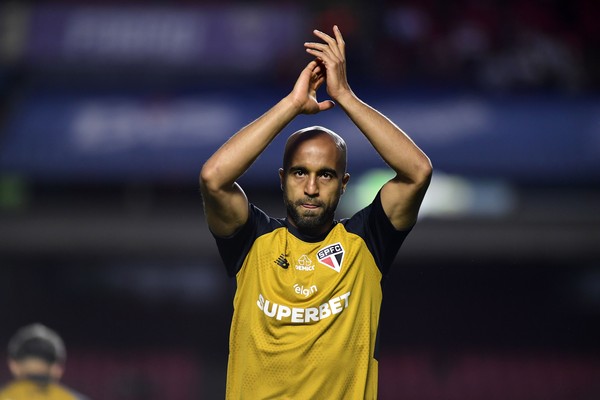 Perto de recorde? Lucas do São Paulo faz mais de 50 participações em gols e chega perto de recorde pessoal!