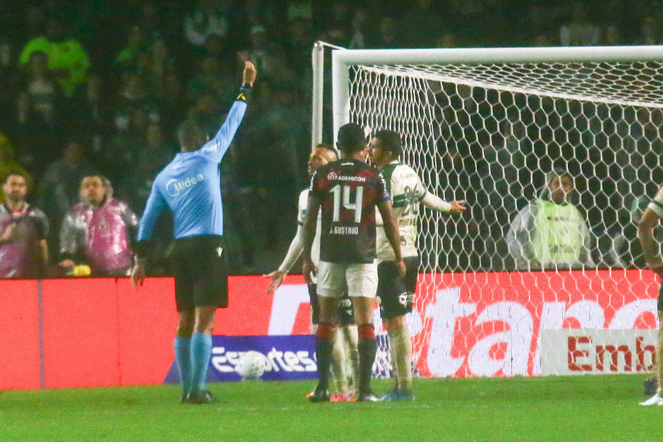 Expulso pela "Lei Vini Jr.", Breno Lopes nega fala racista e explica o que disse a rival no Athletiba