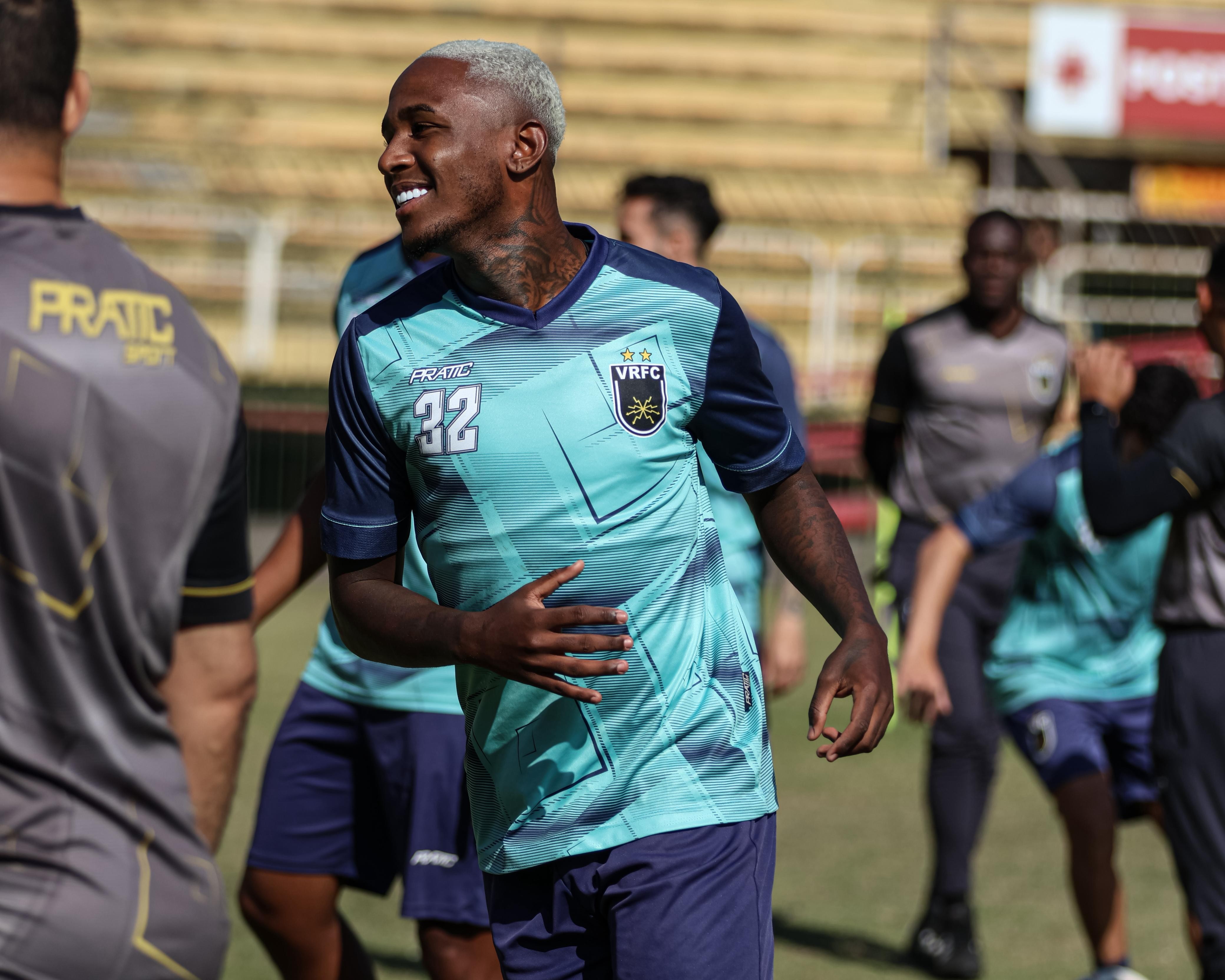 Ex-Flamengo deixa o Cruzeiro e acerta em definitivo com o Londrina Football Club