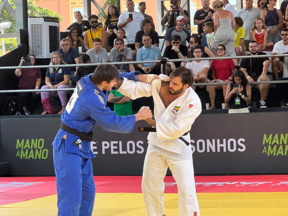 Leandro Macedo bate americano no Mano a Mano � Foto: Clara Cas�