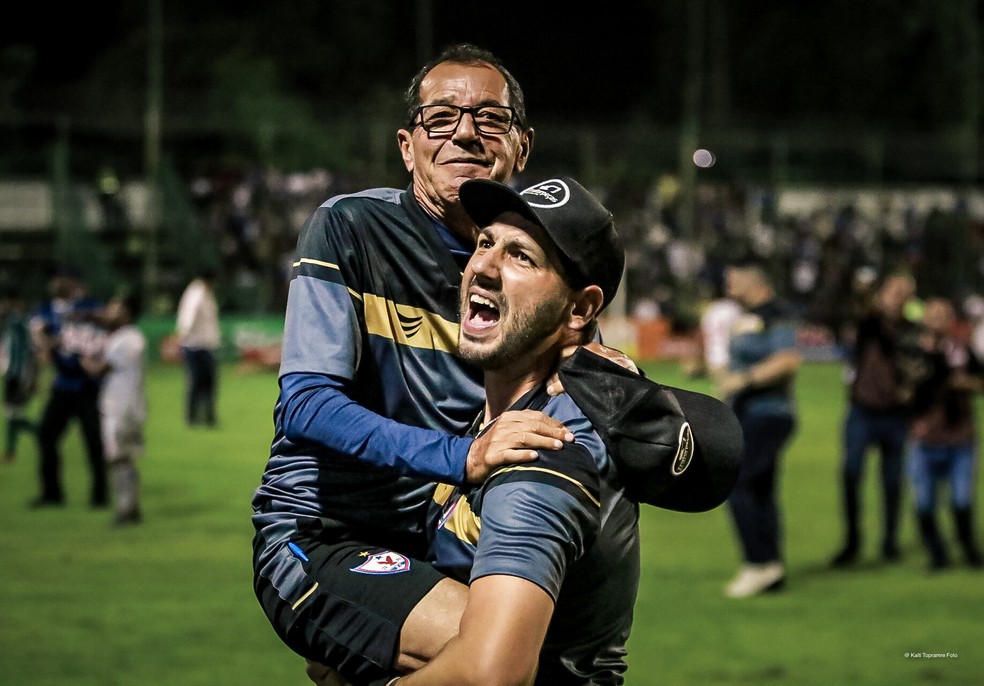Mathaus Sodré comemora a classificação de fase do Águia na Copa do Brasil — Foto: ASCOM / Águia de Marabá
