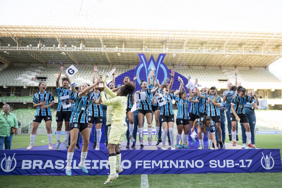 Grêmio foi campeão invicto do Brasileiro Feminino Sub-17 — Foto: Alessandra Torres / CBF