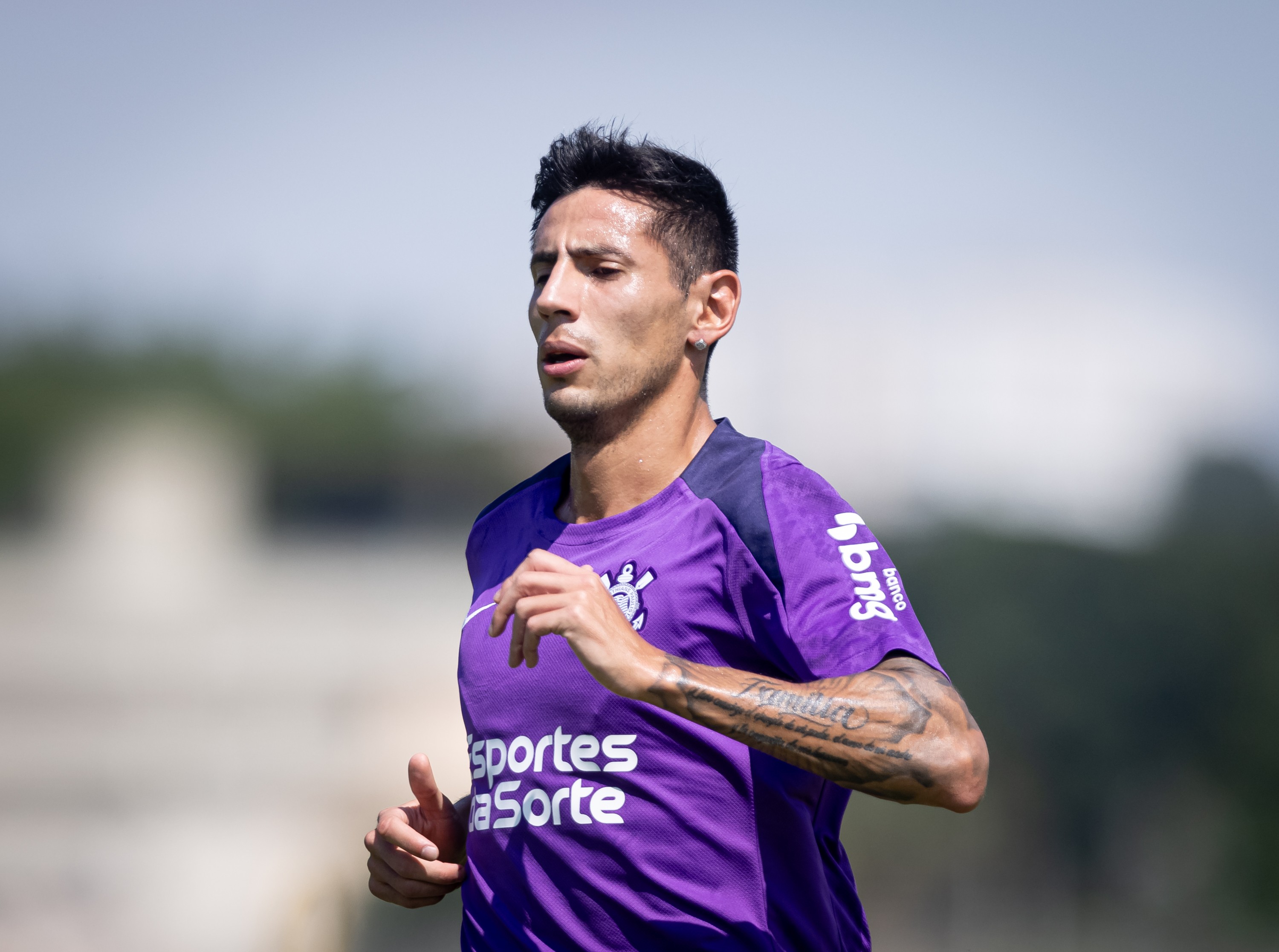 Corinthians conta com volta de dupla e Ramón ensaia equipe para enfrentar Fluminense.