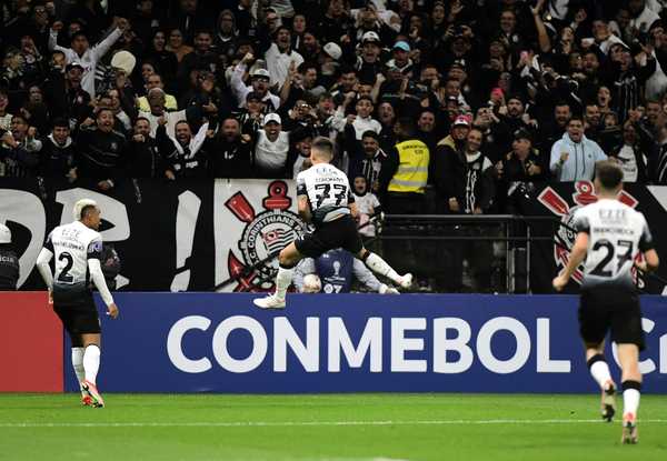 Aposta de António Oliveira traz Corinthians criativo e promissor