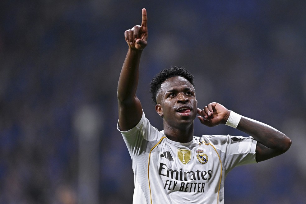 Real Oviedo v Real Madrid Vini jr — Foto: Getty