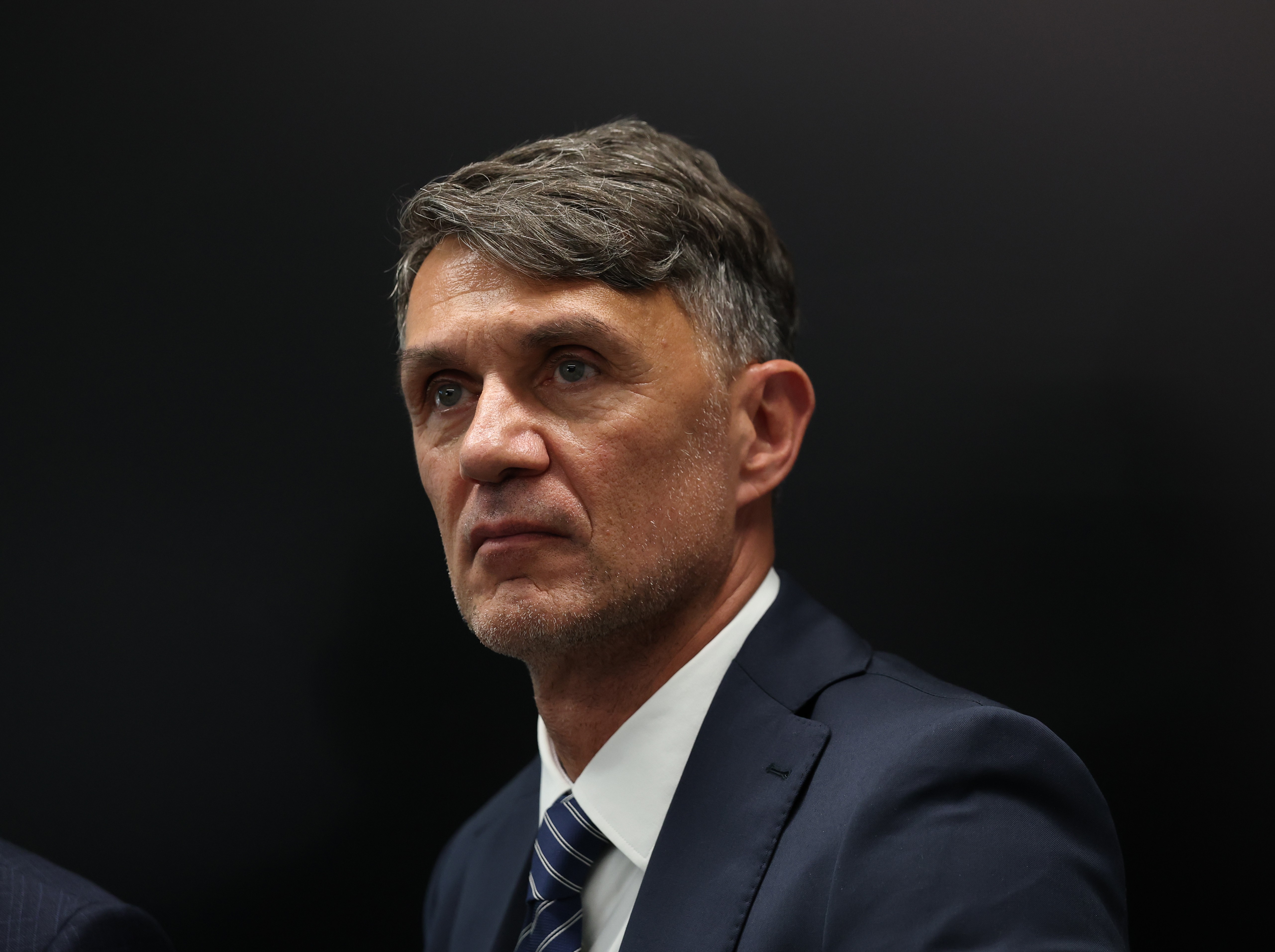 Maldini cogita pedir demissão se Pirlo não for contratado pela Itália, diz jornal