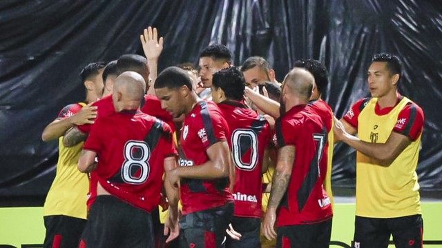 Jogadores do Dragão comemoram 