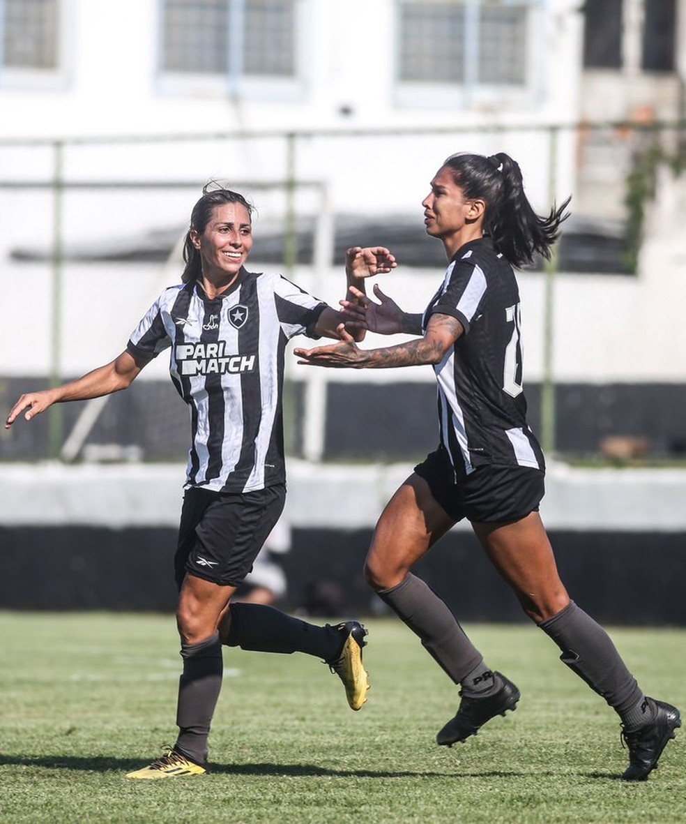 Dominante, Botafogo vira sobre o Vasco e estreia com vitória no Campeonato Brasileiro  Feminino A2 - FogãoNET