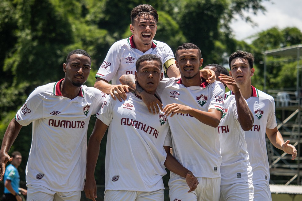 Fluminense vence no último jogo e elimina Aval – Agora Laguna