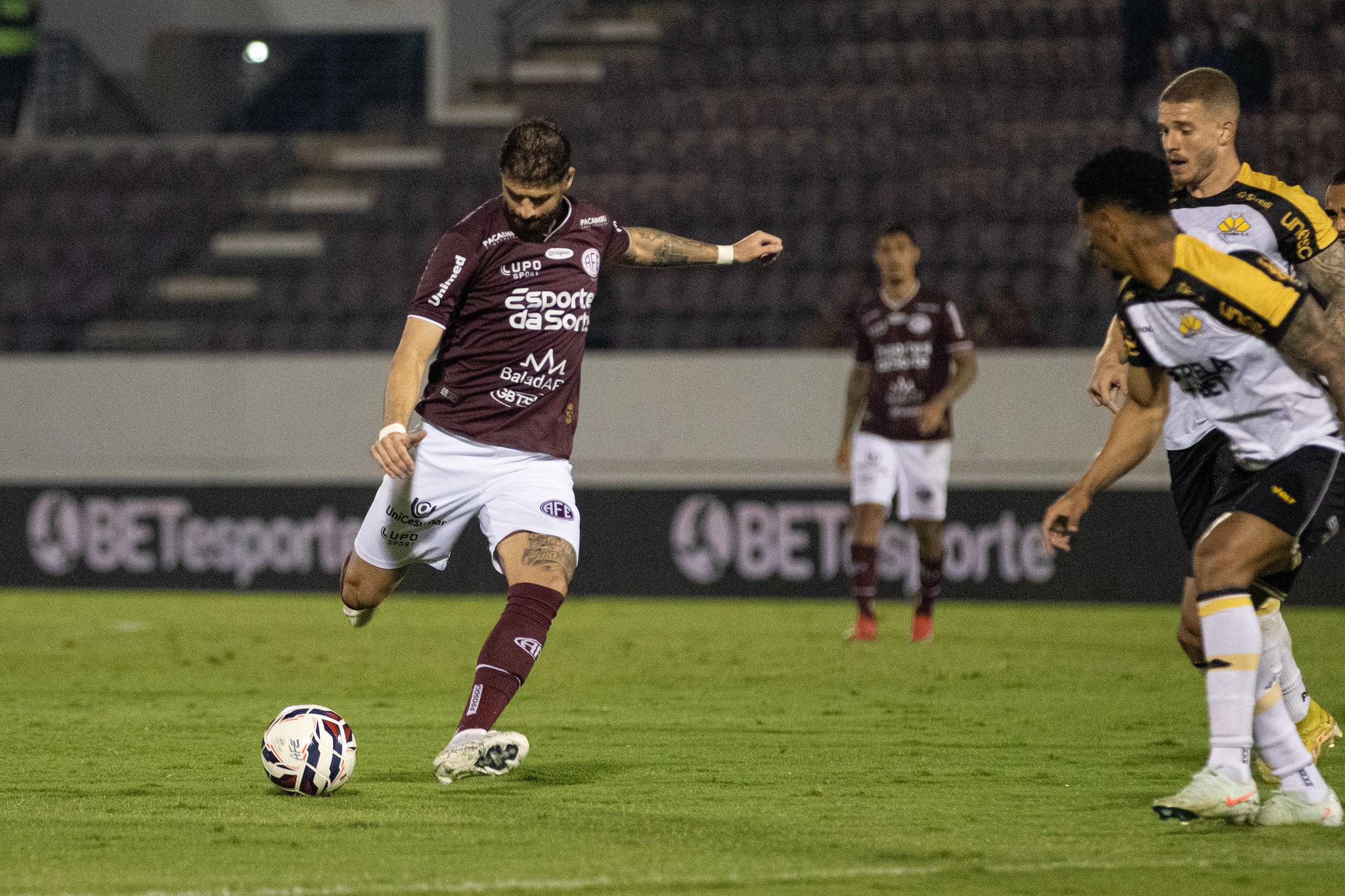 Ferroviária finaliza 25 vezes mais que o Criciúma em empate sem gols | Ge