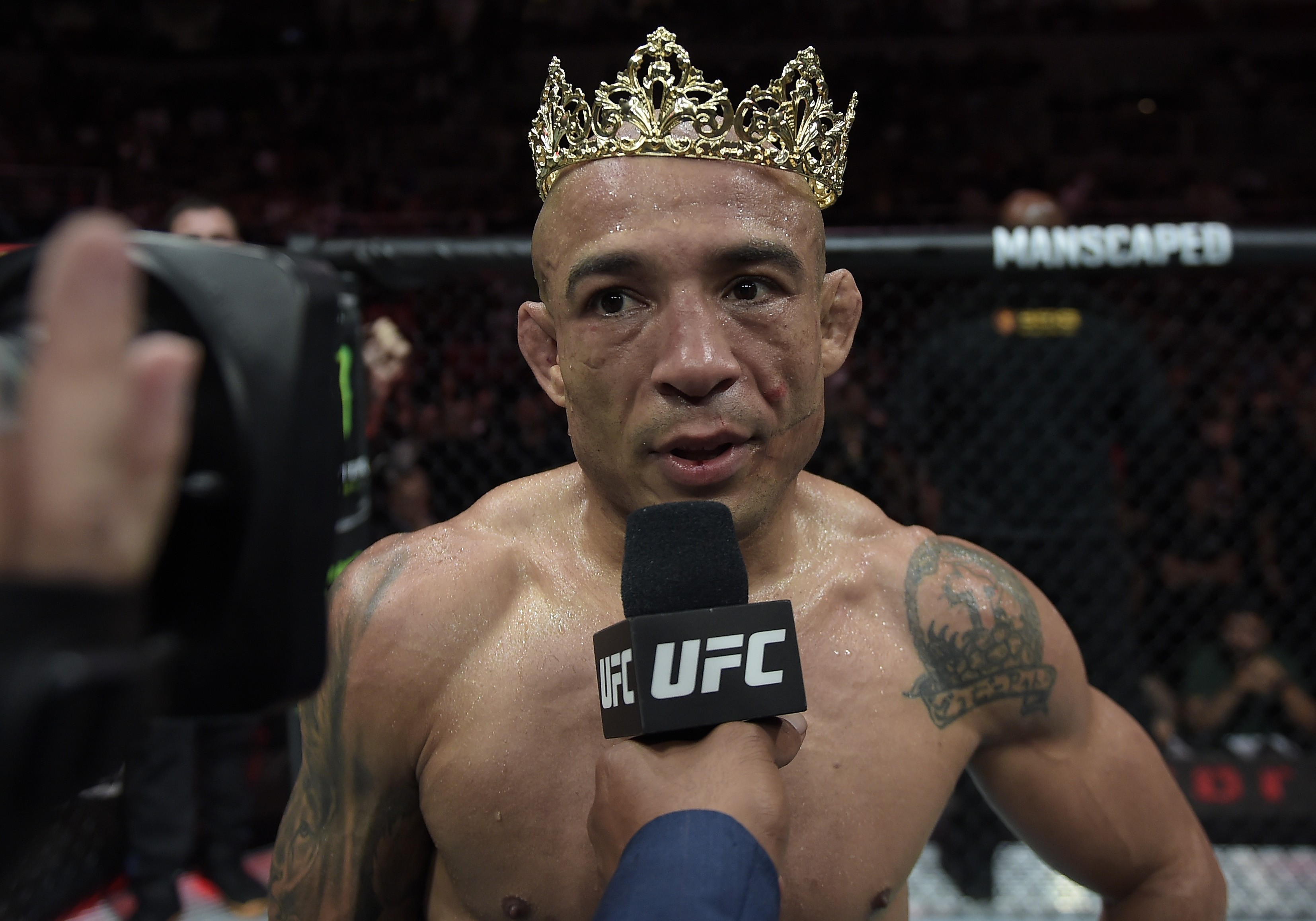 José Aldo encontra Dwayne Johnson, o The Rock, no Rio e recebe elogio: "Lutador favorito"