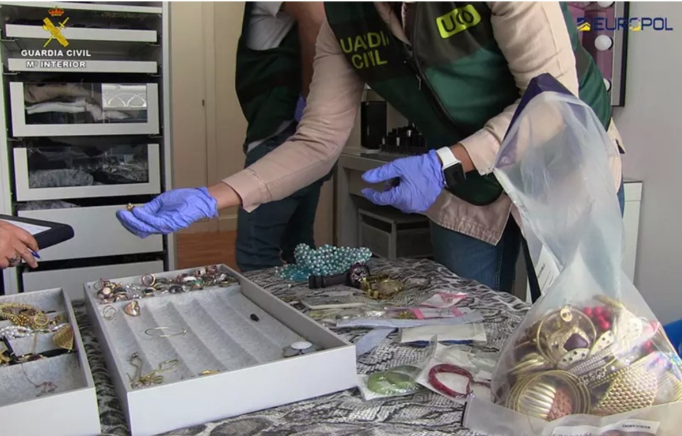 Bando roubou joias e outros pertences de jogadores do Real Madrid e do Atlético, em 2019 — Foto: Divulgação / Guardia Civil da Espanha