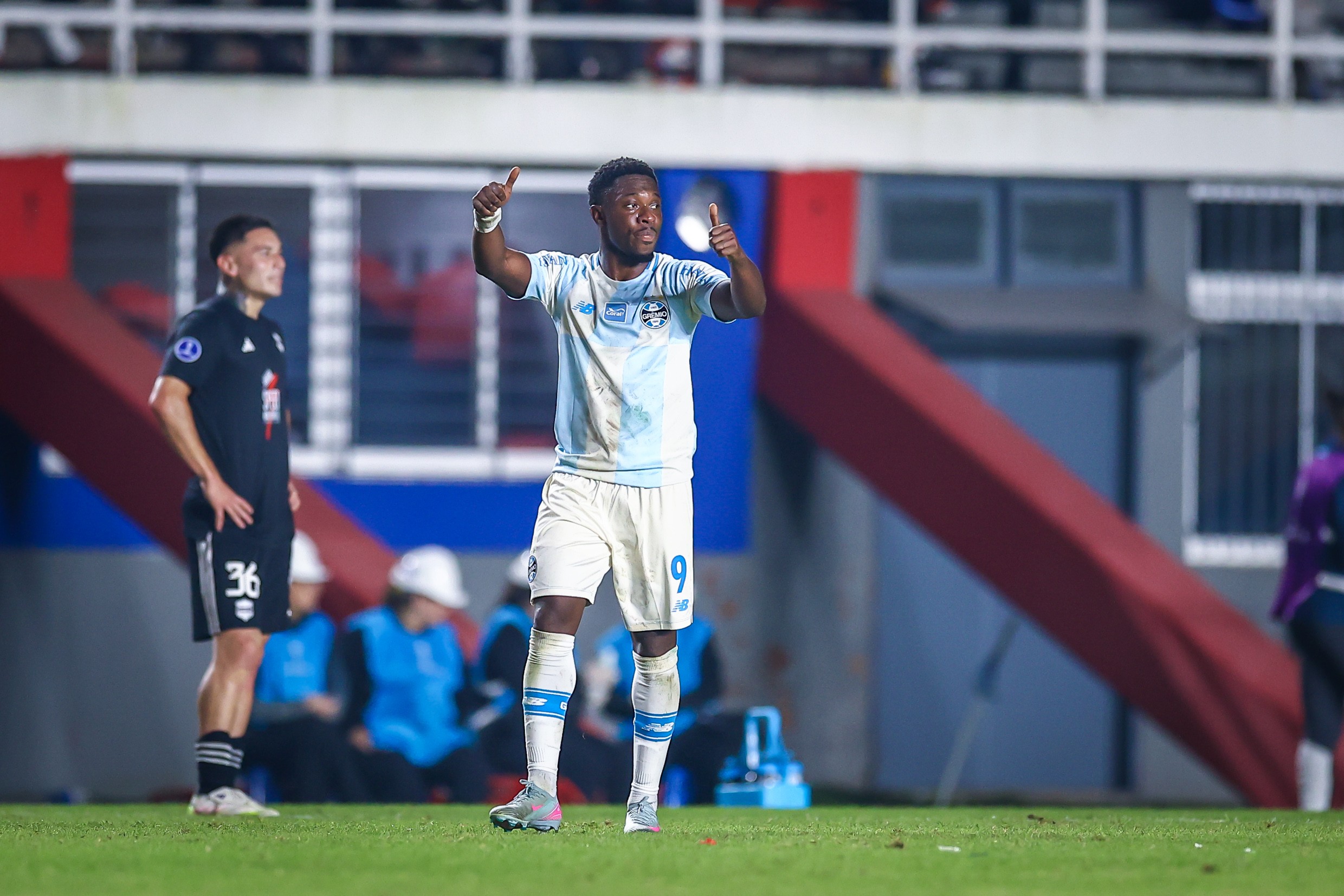 Amuzu, do Grêmio, é convocado por Gana para amistoso | Ge