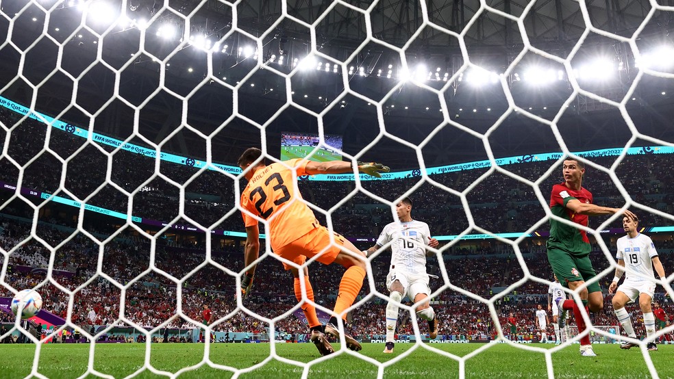 Portugal começa Eliminatórias para a Copa de 2022 com vitória; França e  Croácia tropeçam