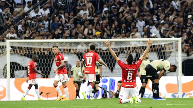 SC Corinthians Paulista - Fim de jogo. Corinthians 1 x 2 Internacional