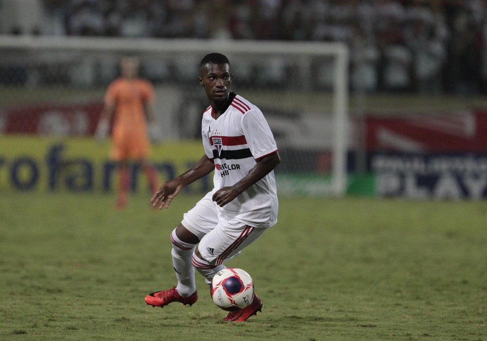 LEMBRA DELE? Jogador revelado no São Paulo deve acertar com rival