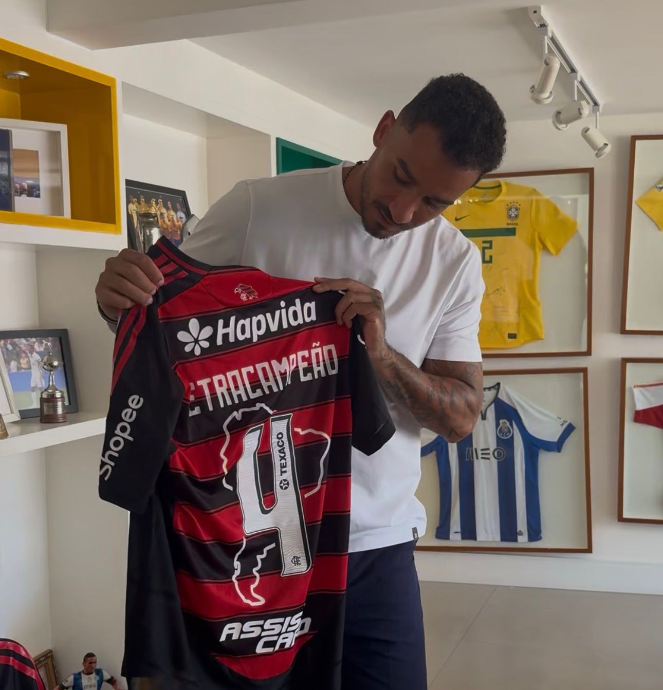 Danilo, do Flamengo, compartilha planos de aposentadoria e compara trajetória a Filipe Luís