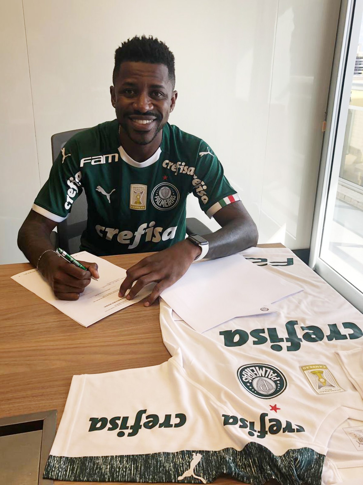 Palmeiras chega a acerto e contrata Ramires, ex-volante da seleção ...