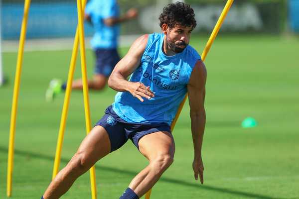Diesel Costa reforça elenco do Grêmio para recuperação de lesão na Espanha.