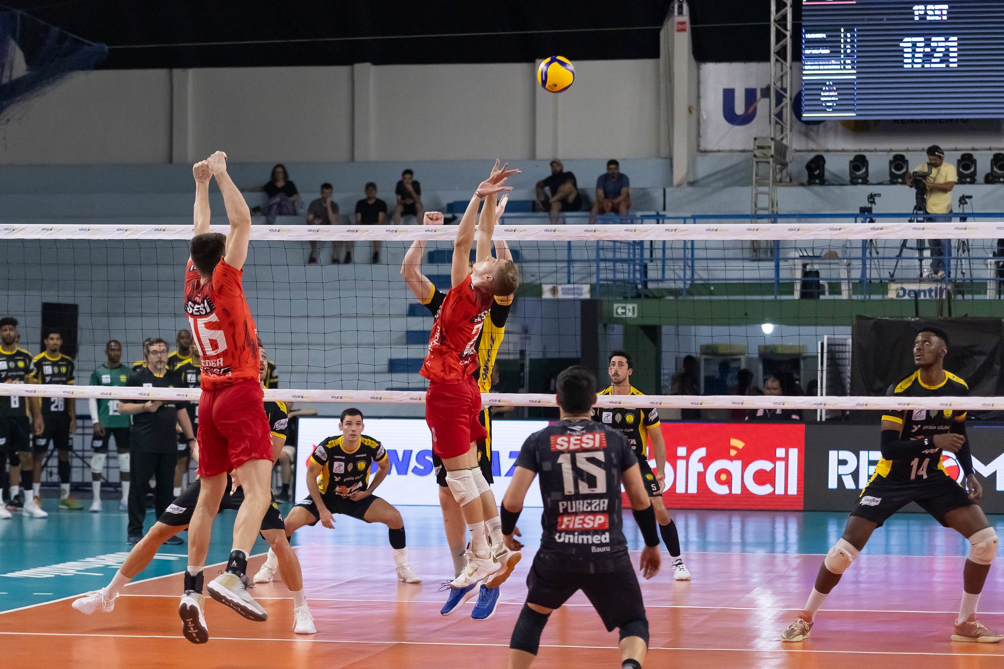Sesi-Bauru recebe Praia Clube pelas quartas de final da Superliga | Ge