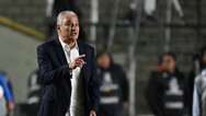 Tite passa mal por causa da altitude após jogo do Flamengo e é internado em hospital no Rio