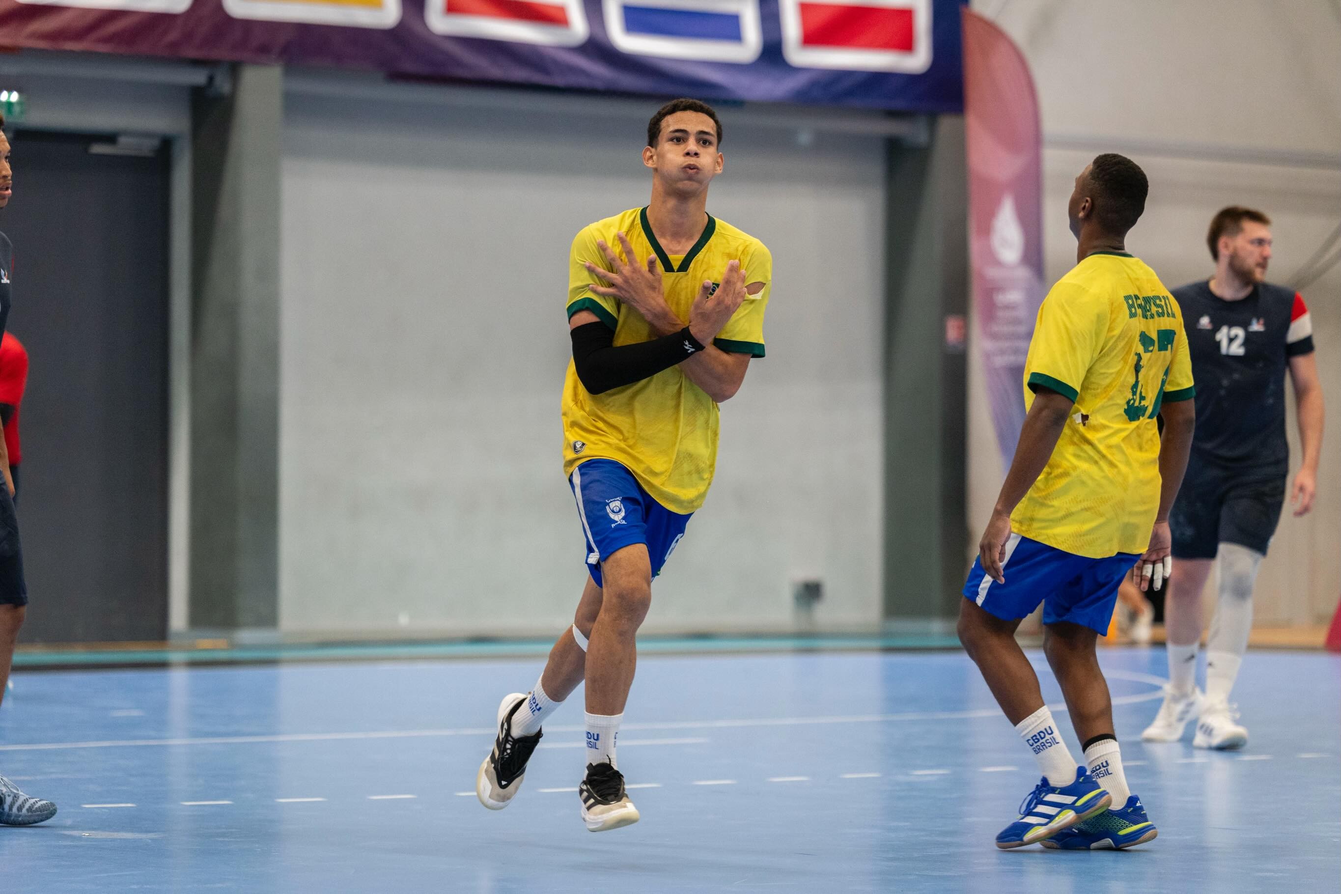 Região: Conheça piauiense convocado para Seleção Júnior de handebol e com transferência acertada à Espanha