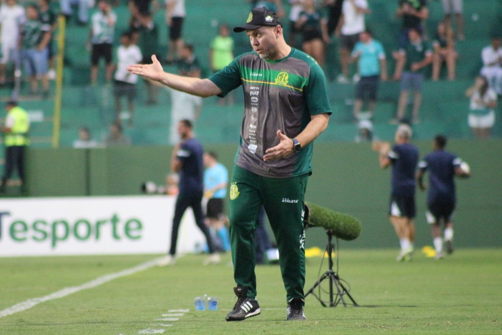 Mozart cita lesões de Luiz Otávio e Dellatorre e comemora vitória do  Mirassol em confronto direto | mirassol | ge