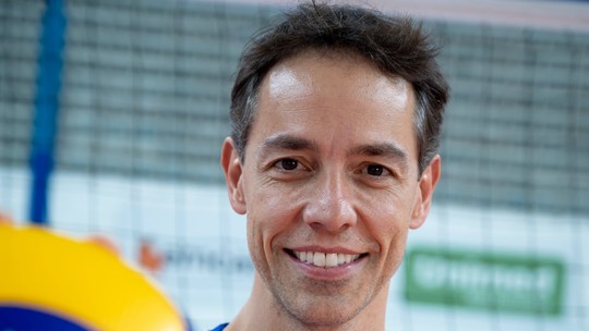 Sem levantadores, Cruzeiro "desaposenta" o veterano Rapha, de 47 anos