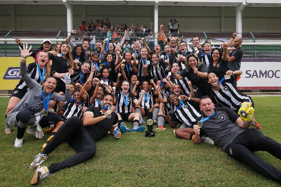 Futebol feminino: Goleira do Botafogo, Mari Zanella é convocada