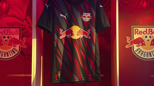 Preta e vermelha, nova camisa 3 é lançada pelo Bragantino