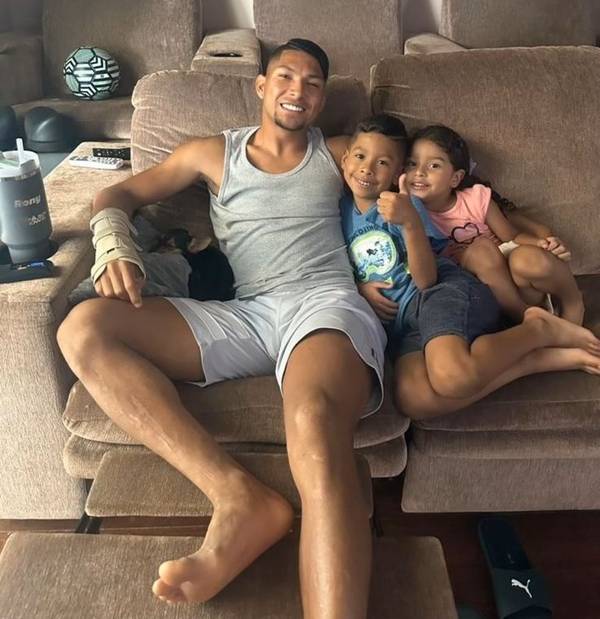 Rony lamenta fratura e 