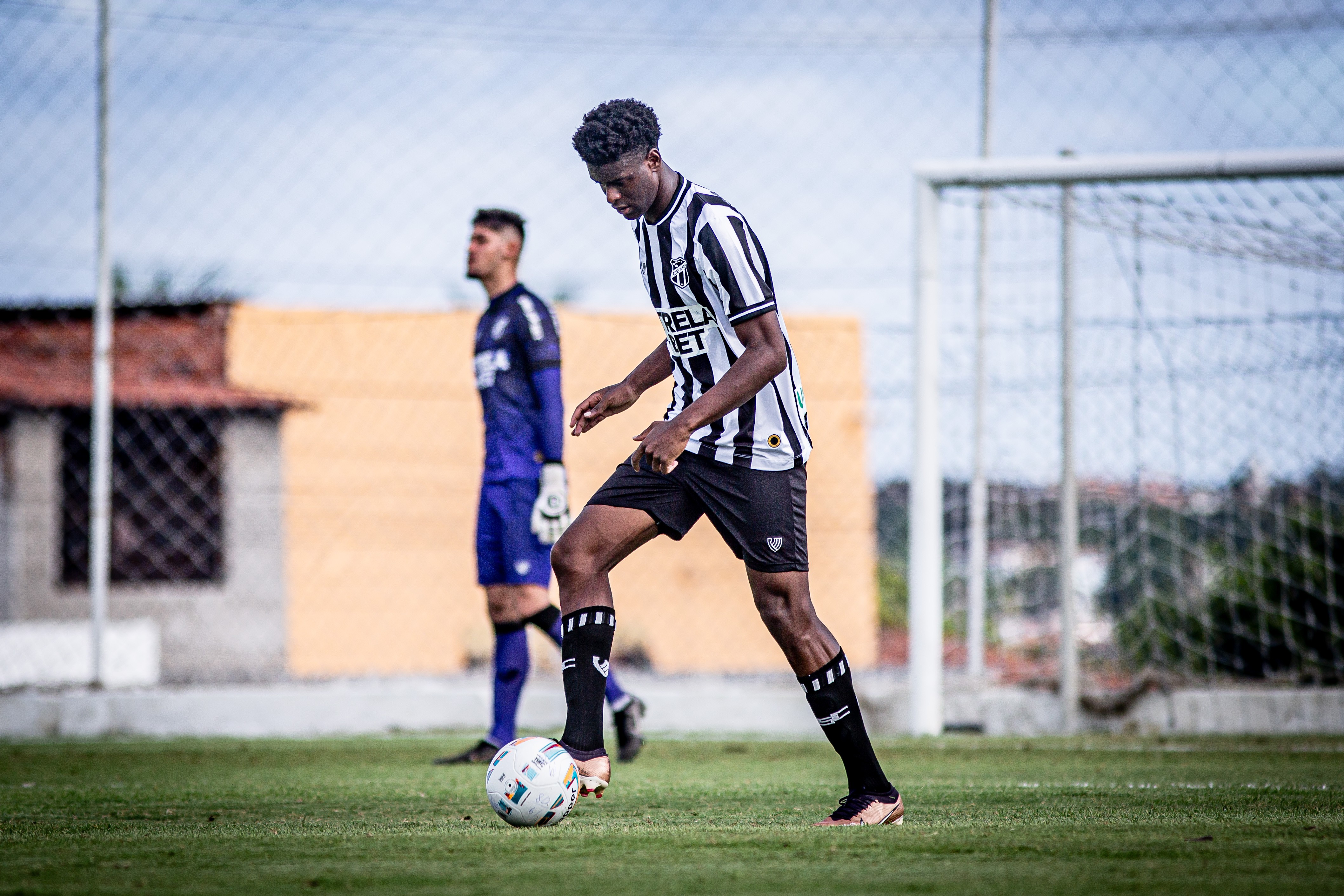 De atacante a zagueiro da Seleção: como Jonathan Jesus mudou de posição no Ceará antes de brilhar