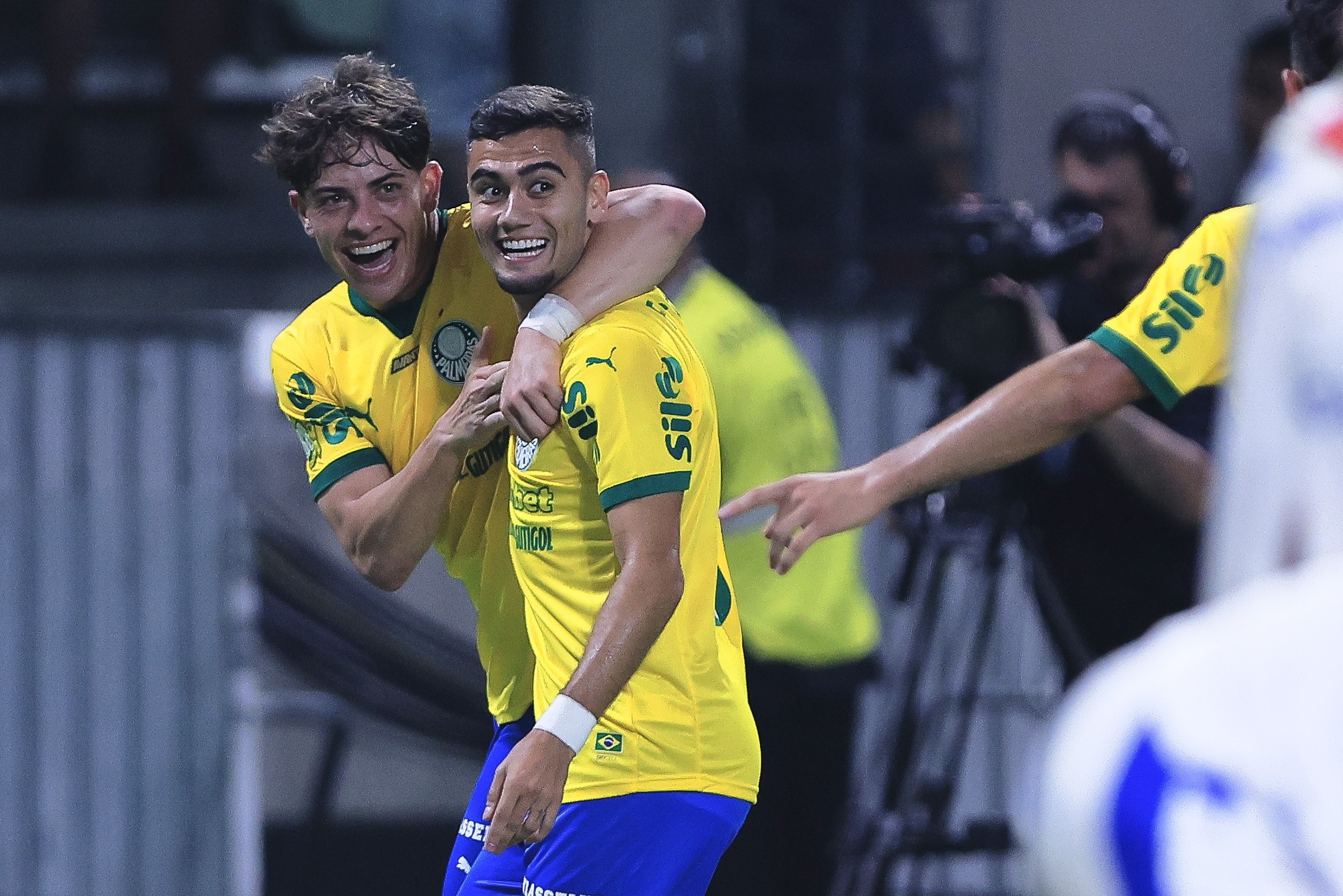 Palmeiras lidera chances de título na Série A com 49% contra 33% do Flamengo.