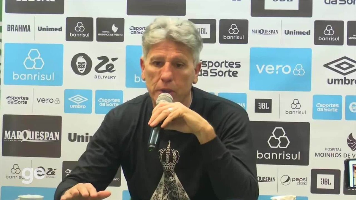 Renato pode manter o esquema com três zagueiros no Grêmio?