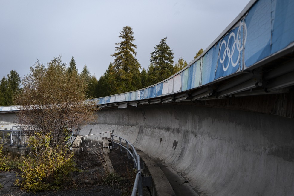 Veja  instalações do bobsled nos Jogos de Inverno de Torino 2006 — Foto: MARCO BERTORELLO / AFP