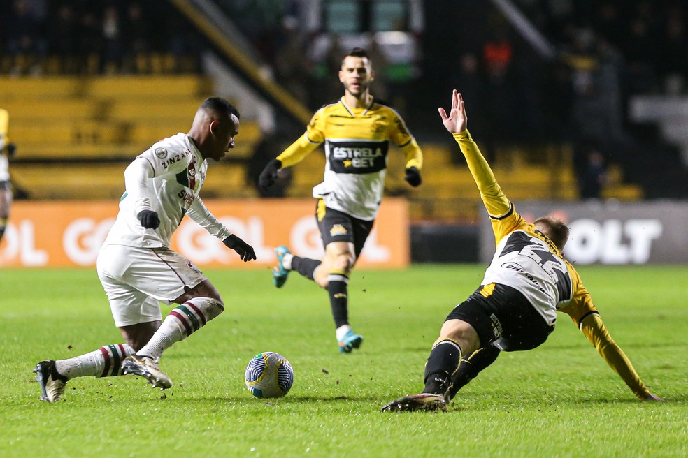 Ameaçados pelo rebaixamento, Criciúma e Fluminense voltam a se enfrentar na reta final do Brasileiro — Foto: Marcelo Gonçalves/FFC