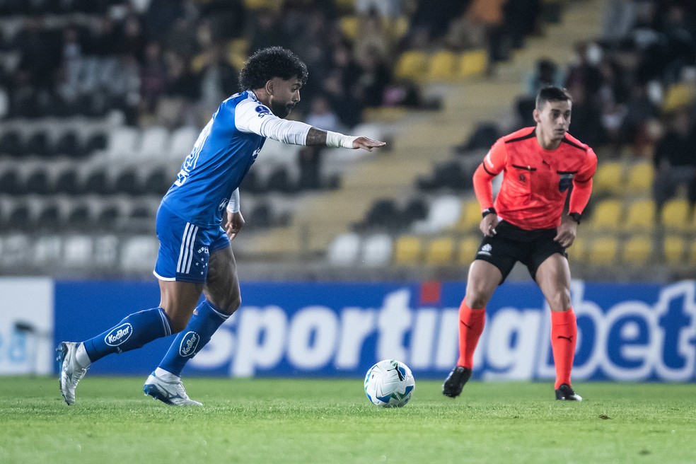 Gabigol, do Cruzeiro, durante partida contra o Palestino, do Chile — Foto: Gustavo Aleixo