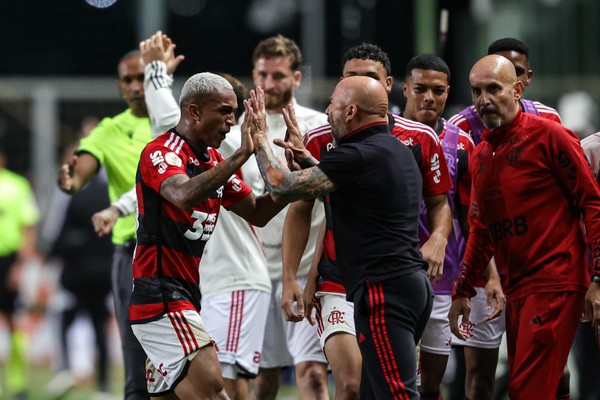 De número no Mundial a titular, Wesley, agora aos 20 anos, tem ciclo  surpreendente no Flamengo, flamengo