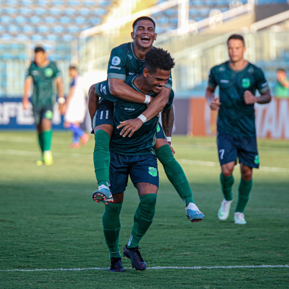 Floresta vence no Cearense — Foto: Ronaldo Oliveira / Floresta EC