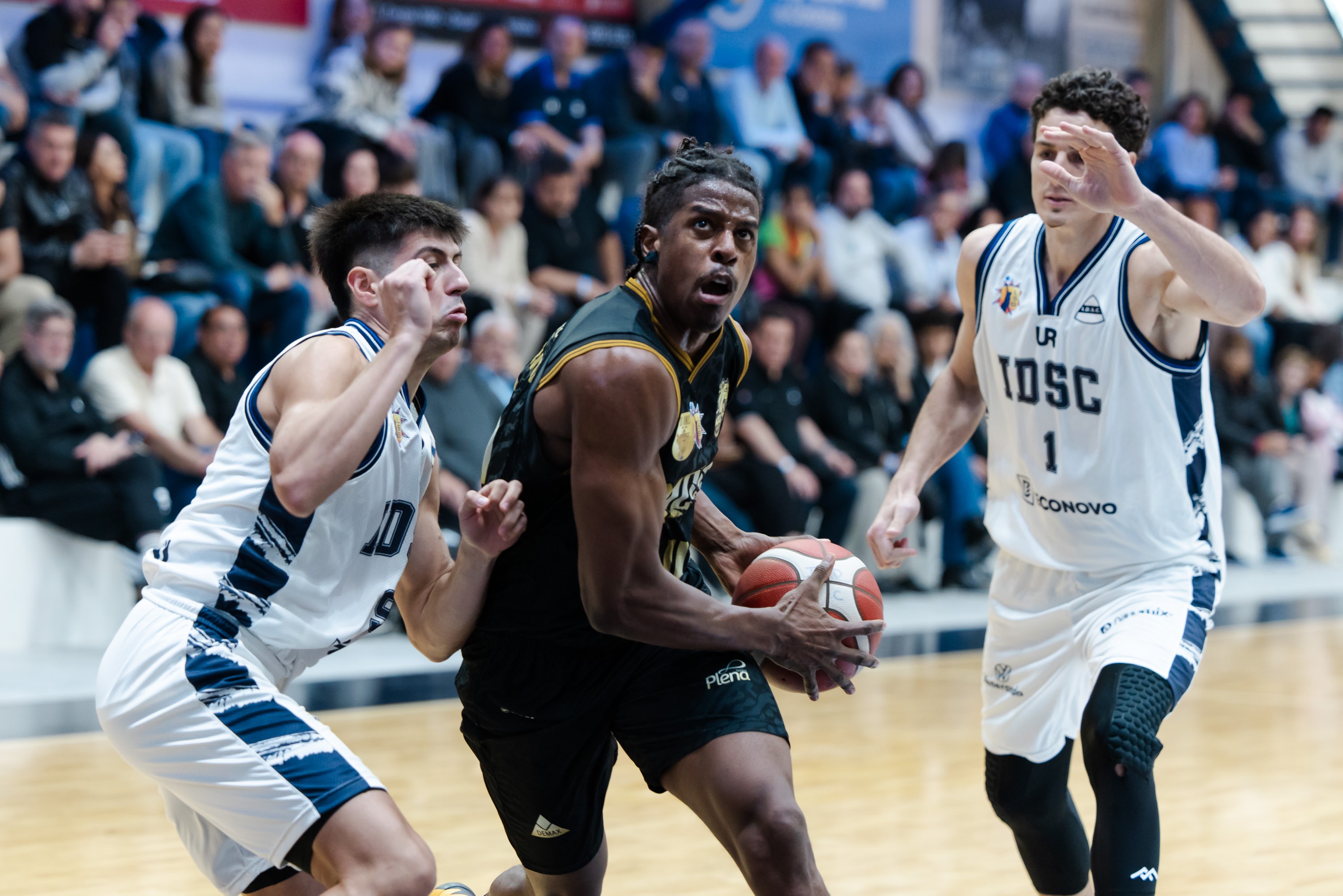 Mogi bate o Independiente de Oliva e garante liderança do Grupo A da Liga Sul-Americana de Basquete