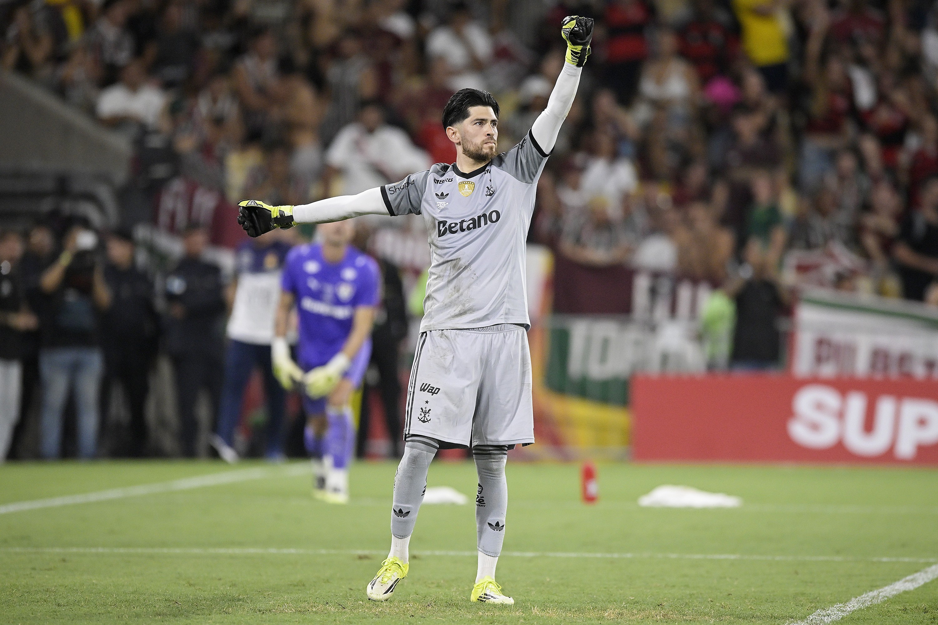 Rossi homenageia Filipe Luís com título do Flamengo e expressa surpresa pela demissão