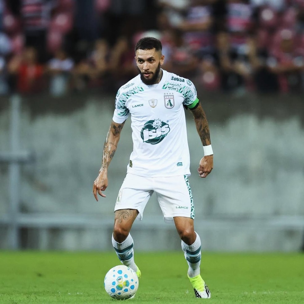 Diego Viana em ação pelo Sousa