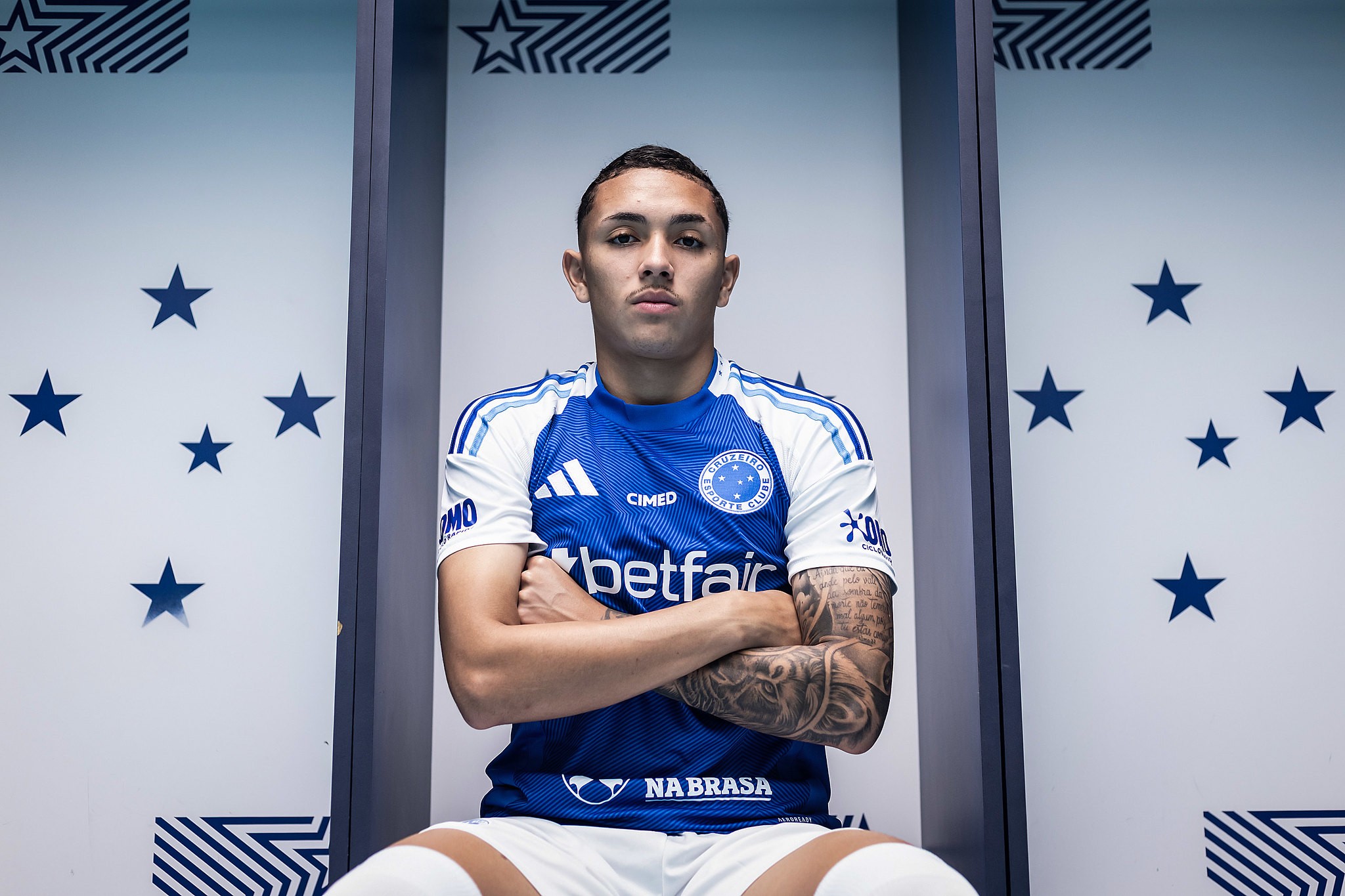 Dono do Cruzeiro alfineta Athletico-PR sobre lateral