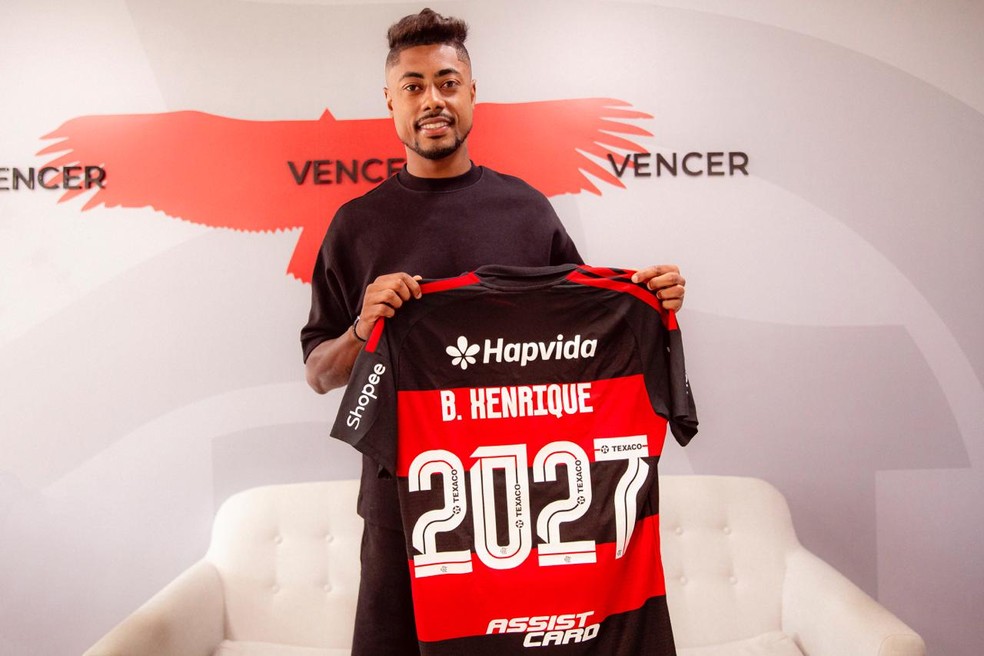 Bruno Henrique renovou com o Flamengo — Foto: Adriano Fontes/Flamengo