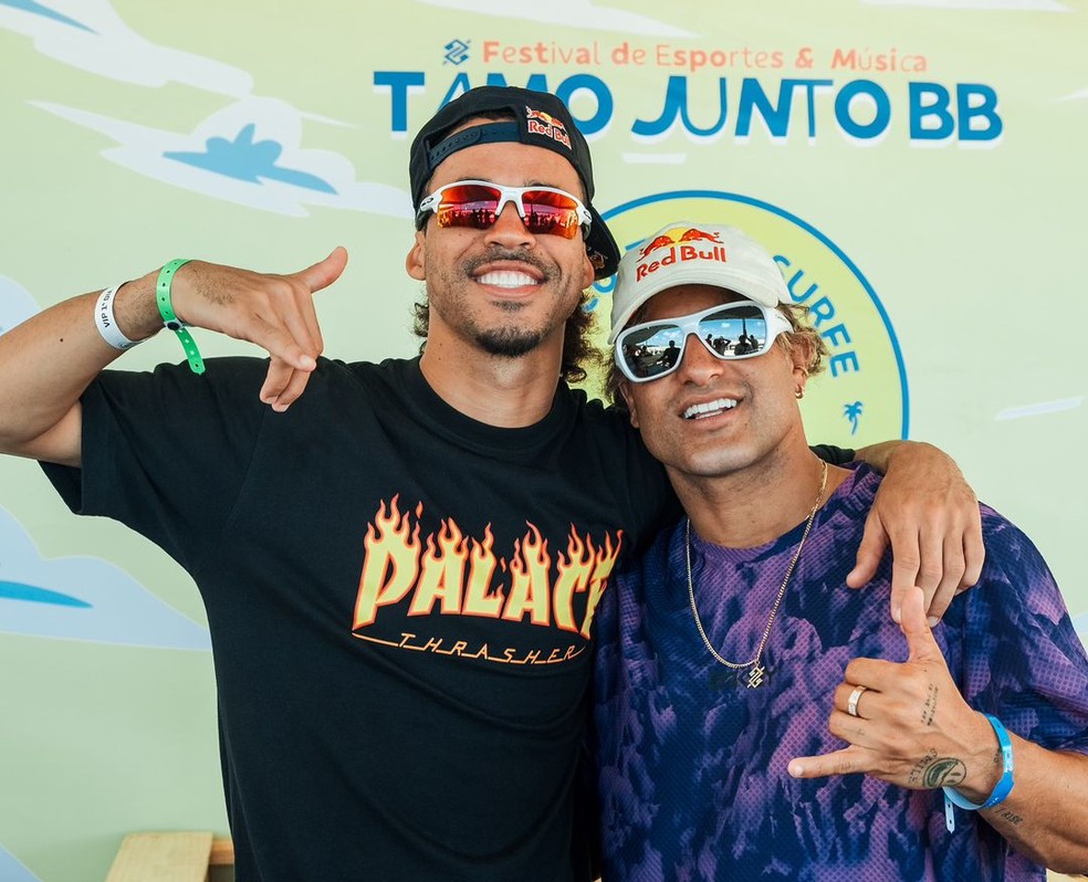 L7nnon est&aacute; em Natal para torcer pelo amigo Italo Ferreira &mdash; Foto: Divulga&ccedil;&atilde;o/WSL