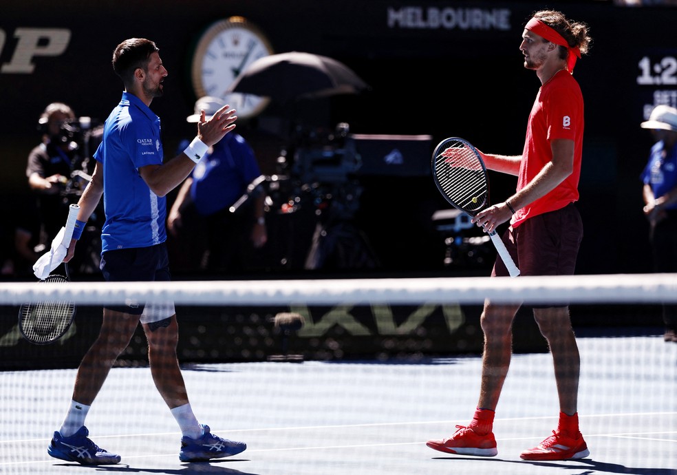 Djokovic sente lesão e está fora do Australian Open — Foto: Reuters