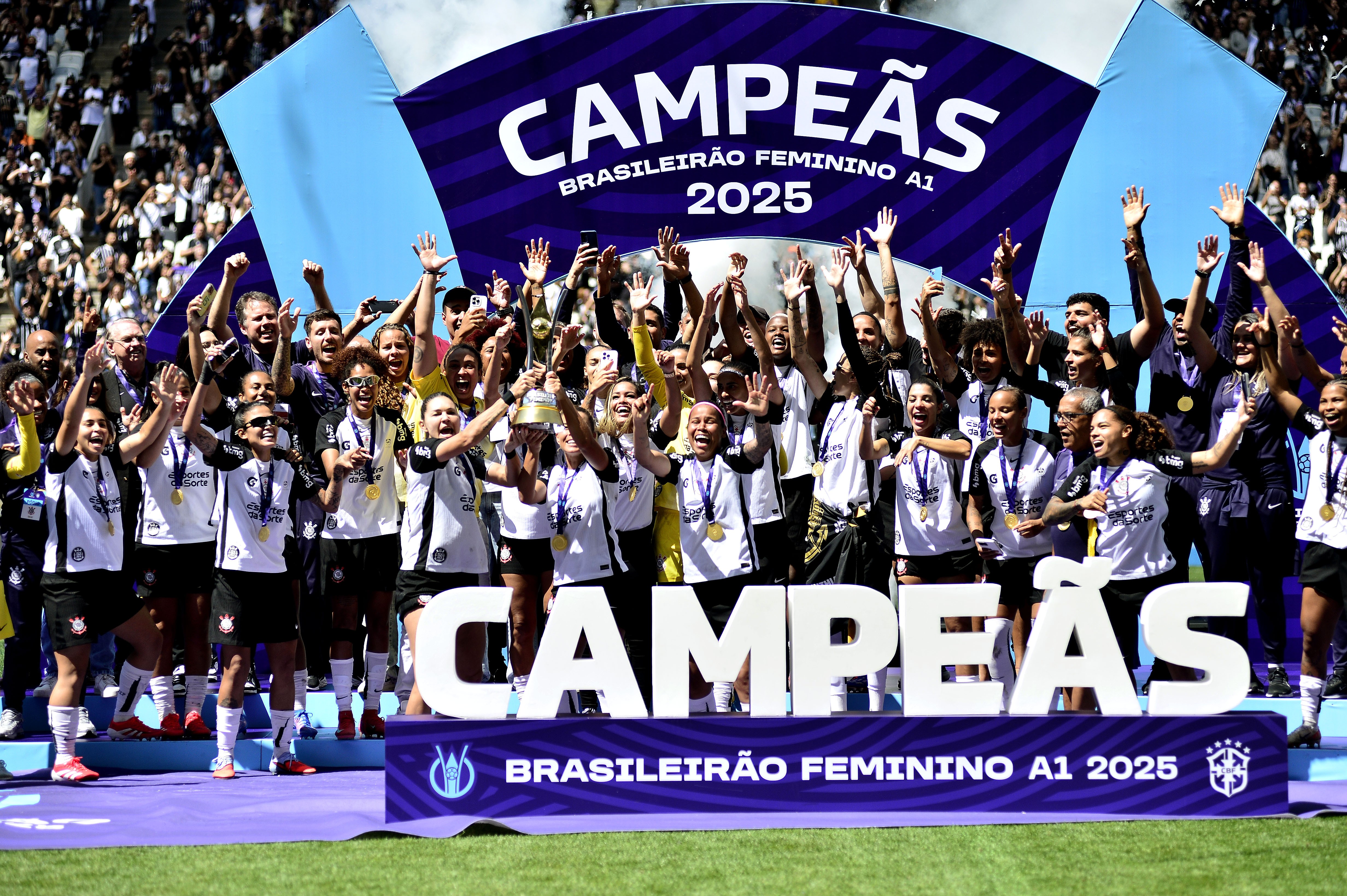 Técnico destaca sétimo título do Brasileirão Feminino como o mais difícil conquistado